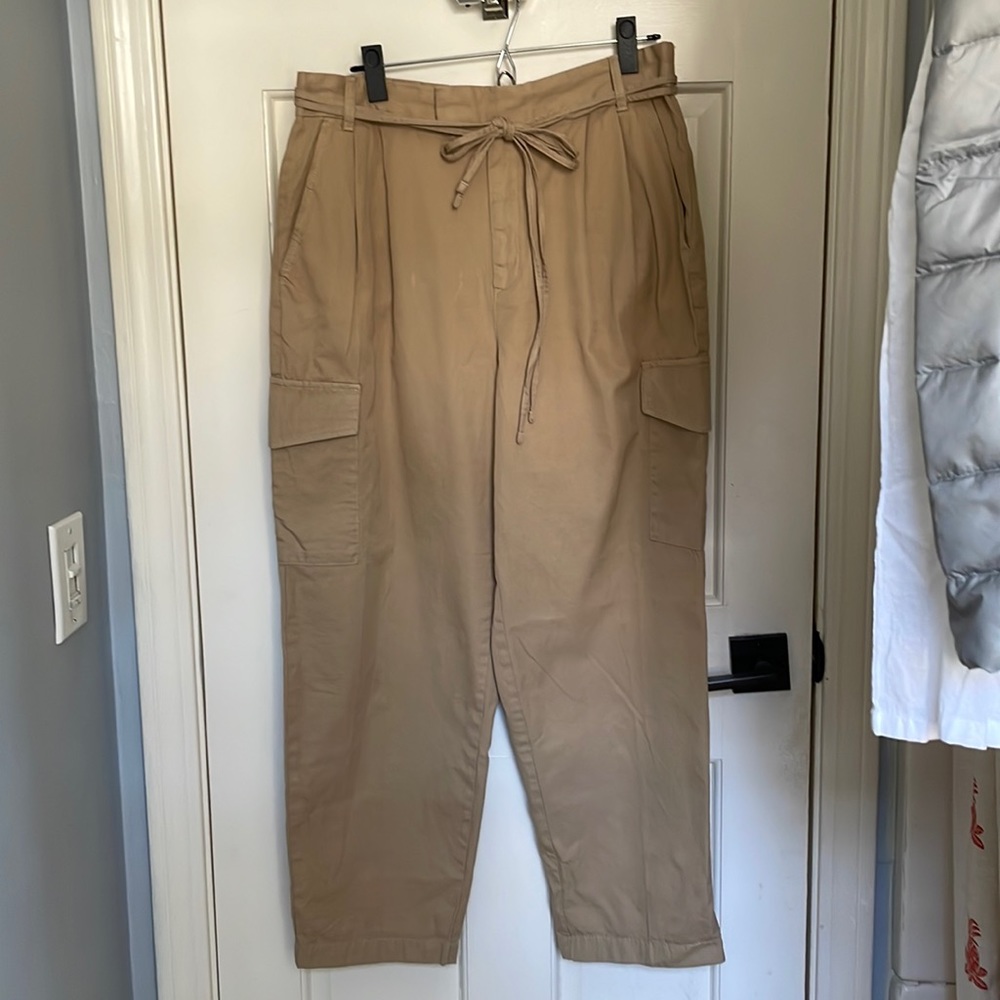 GAP pleated khakis, with belt, cargo pockets, size 12, never worn